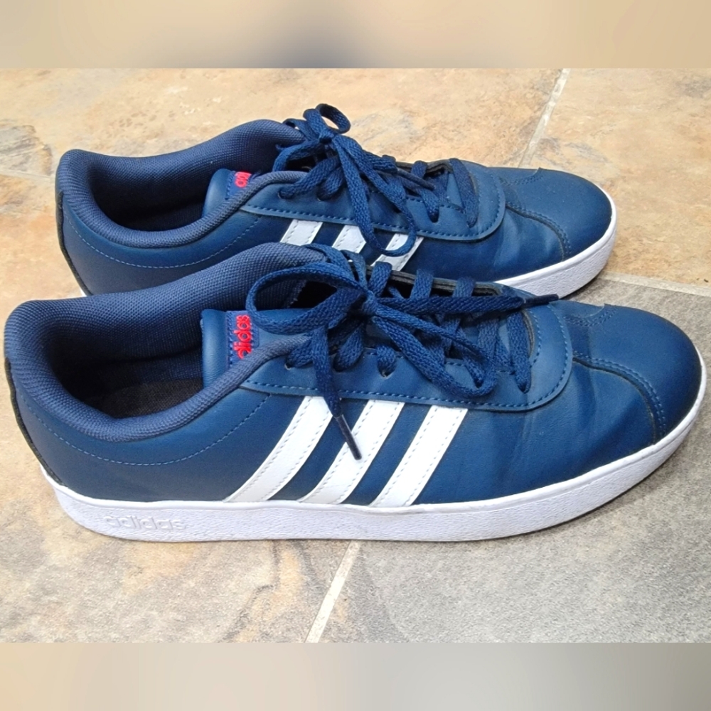 Adidas men's tennis shoes 👟
